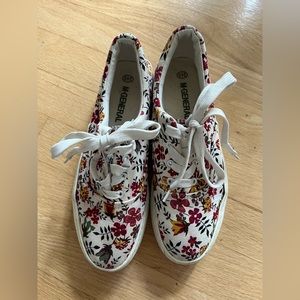 Platform Floral Canvas Fashion Sneaker